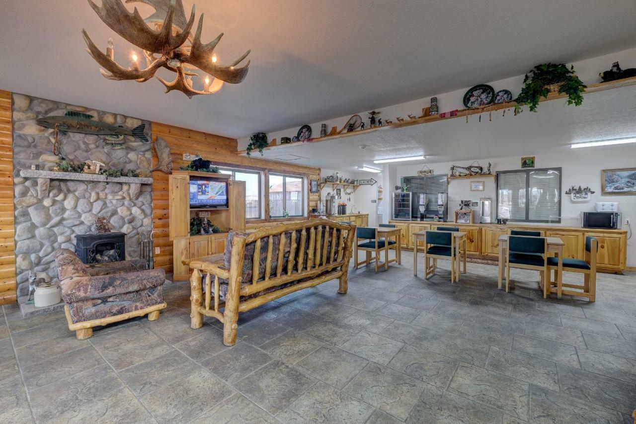 Booneslick Lodge - Neosho ภายนอก รูปภาพ
